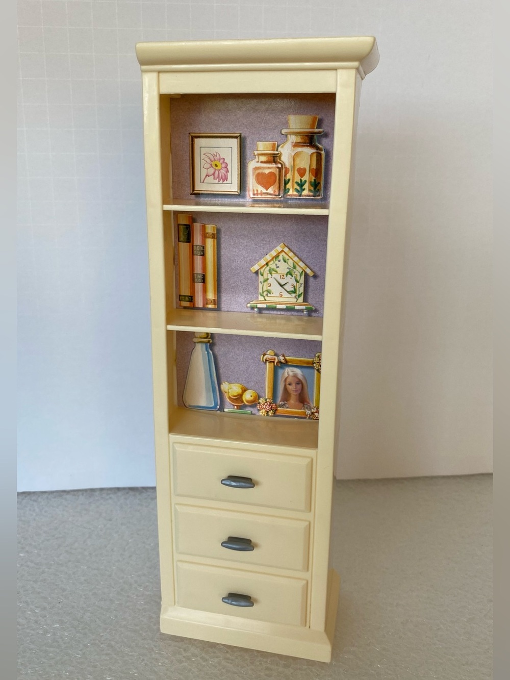 2002 Mattel Barbie Doll Dreamhouse
Entertainment Center / Family Room Bookshelf